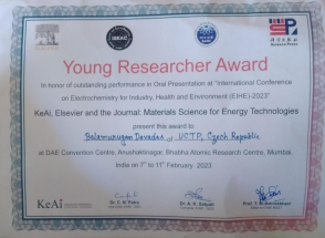  ◳ Young research award-Balamurugan Devadas-2023 (edited 1.3.23 12_20_15) (png) → (výška 215px)