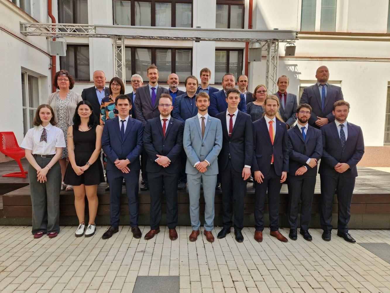 _2026_UAT_magisterske_statnice_05
